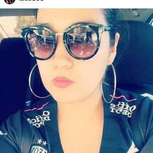 Meet your Posher, Aide